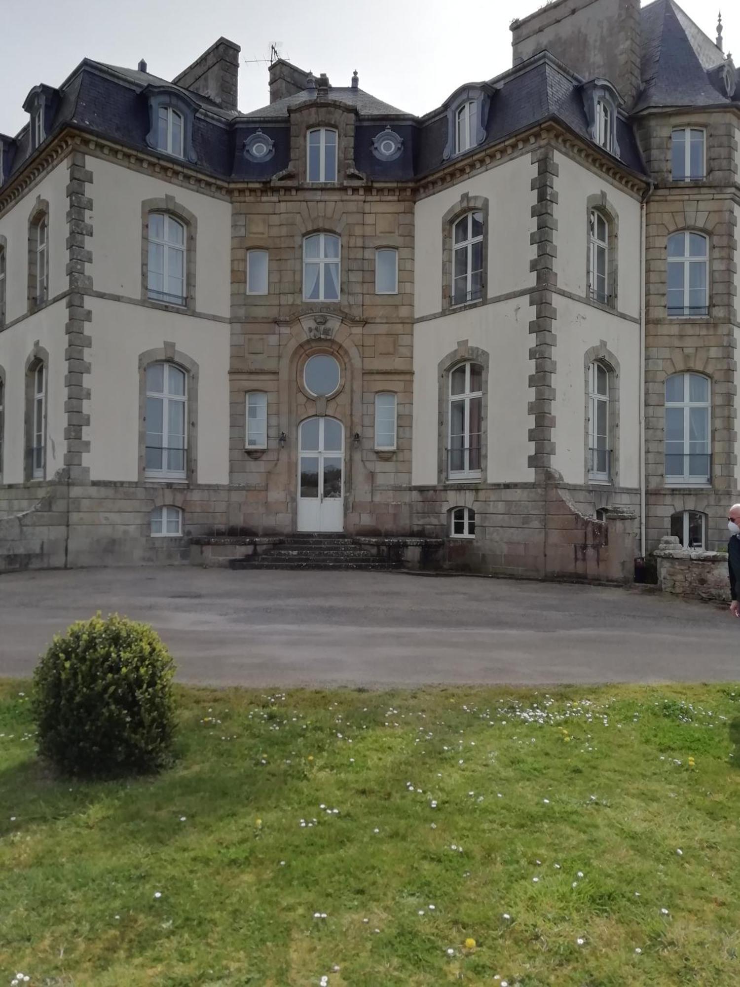 Chateau De Locqueran Pierres Et Filets Bleus * Audierne